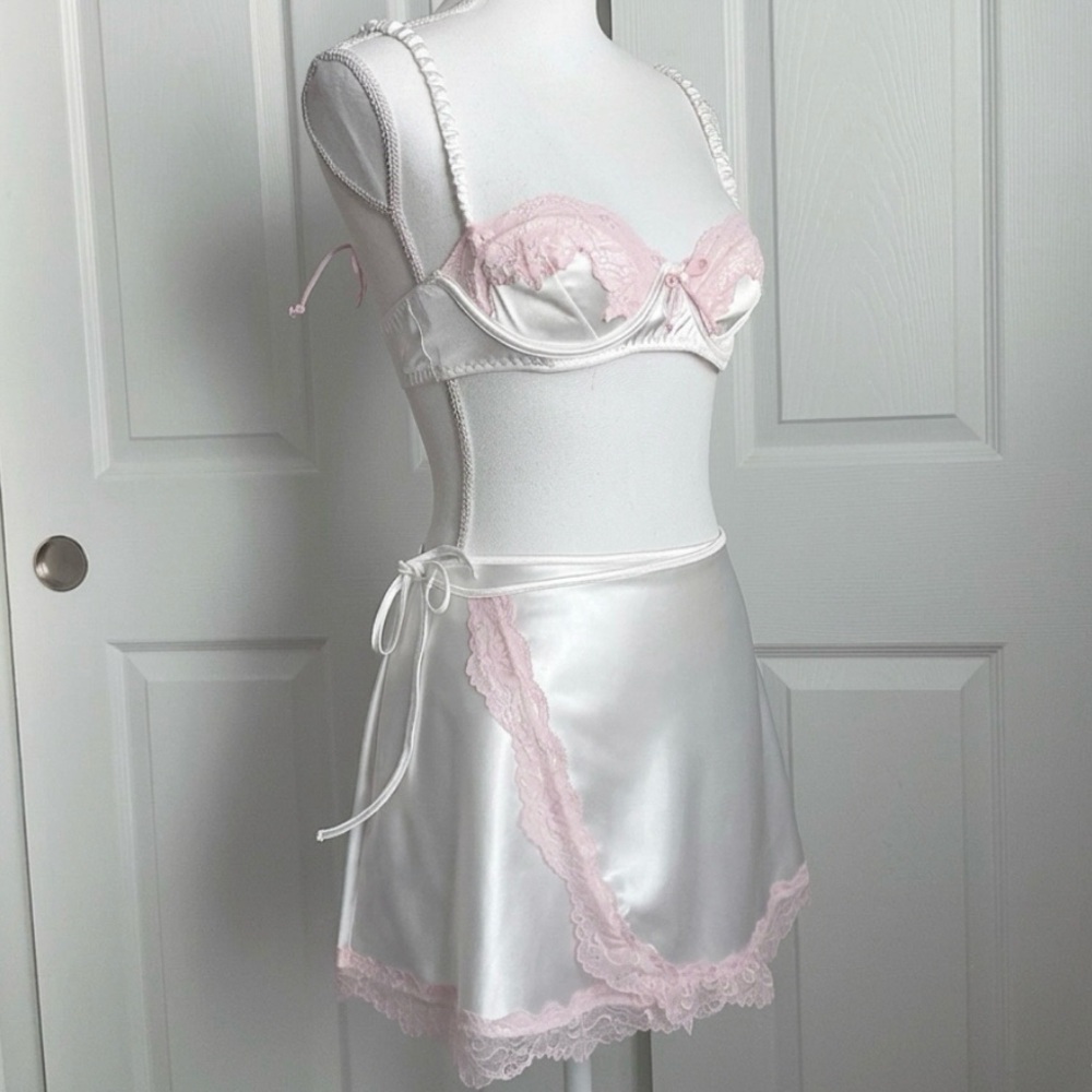 Forever 21 Silky White Satin Lingerie Set with Pink Lace Trim - Picture 2 of 3